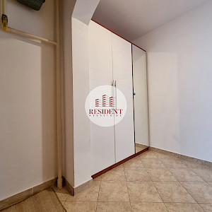 ŠPANSKO Moderan 2soban stan, 4. kat, odlična lokacija, loggia