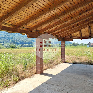 HRVATSKA KOSTAJNICA - Renovated family house 180 m2 + 11300 m2 of land next to the Una, peaceful surroundings