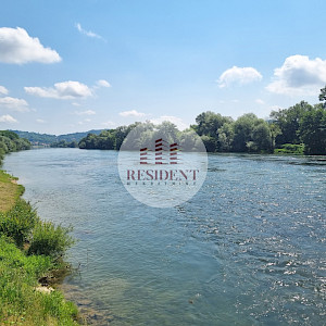 HRVATSKA KOSTAJNICA - Renovated family house 180 m2 + 11300 m2 of land next to the Una, peaceful surroundings