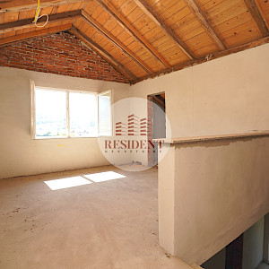 HRVATSKA KOSTAJNICA - Renovated family house 180 m2 + 11300 m2 of land next to the Una, peaceful surroundings