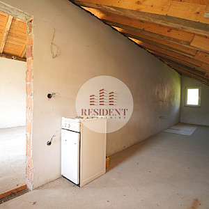 HRVATSKA KOSTAJNICA - Renovated family house 180 m2 + 11300 m2 of land next to the Una, peaceful surroundings