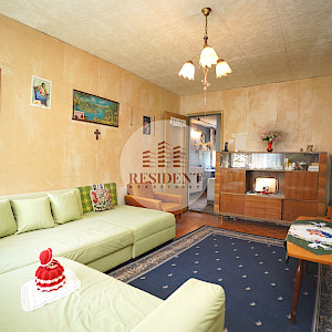LANIŠTE 2 bedroom apartment 51 m2 for renovation, 2nd floor, quiet environment, storage room