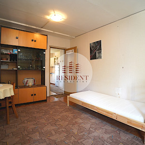 LANIŠTE 2 bedroom apartment 51 m2 for renovation, 2nd floor, quiet environment, storage room