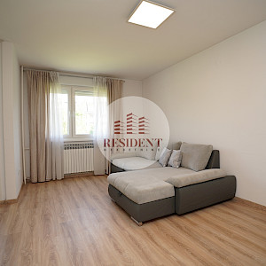 ŠPANSKO Funkcionalan 1soban stan 41 m2, 2. kat, odlična lokacija, loggia, spremište, BEZ PROVIZIJE