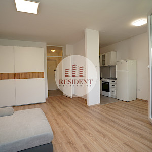 ŠPANSKO Funkcionalan 1soban stan 41 m2, 2. kat, odlična lokacija, loggia, spremište, BEZ PROVIZIJE