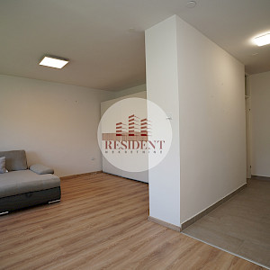 ŠPANSKO Funkcionalan 1soban stan 41 m2, 2. kat, odlična lokacija, loggia, spremište, BEZ PROVIZIJE