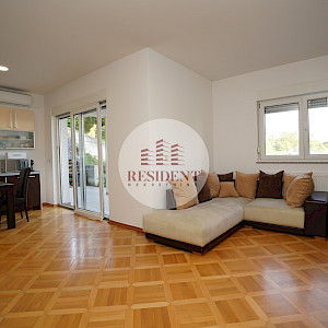 ČRNOMEREC Spacious 3-bedroom apartment 73 m2 + garden 270 m2 + 2 parking spaces, quiet environment, NO COMMISSION