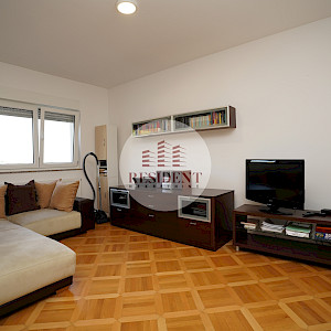 ČRNOMEREC Spacious 3-bedroom apartment 73 m2 + garden 270 m2 + 2 parking spaces, quiet environment, NO COMMISSION