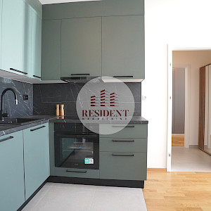 NAJAM - ŠPANSKO Moderan 2soban stan 53 m2 + GPM, 8. kat, lift, loggia