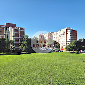 VRBANI Komforan 3soban stan 70 m2 + GARAŽA, 3. kat, top lokacija, lift, spremište