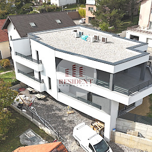 GRAČANI Moderan 4soban stan 130 m2, novogradnja, terasa, 2xGPM, spremište, BEZ PROVIZIJE