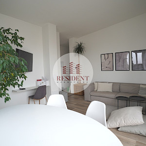 RAVNICE Ugodan 2soban stan 46 m2 + parking, 3. kat, top lokacija, terasa
