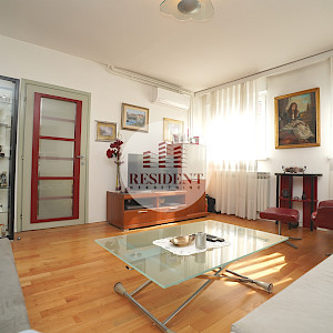 RENT - RAVNICE Spacious 4-room apartment 88 m2, 5th floor, TOP location, garage, elevator, 2 balconies, NO COMMISSION