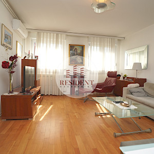 RENT - RAVNICE Spacious 4-room apartment 88 m2, 5th floor, TOP location, garage, elevator, 2 balconies, NO COMMISSION