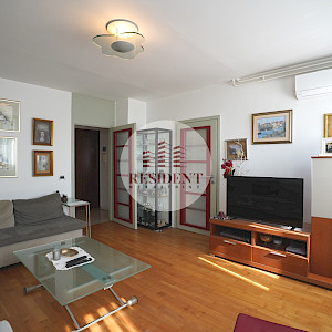 RENT - RAVNICE Spacious 4-room apartment 88 m2, 5th floor, TOP location, garage, elevator, 2 balconies, NO COMMISSION