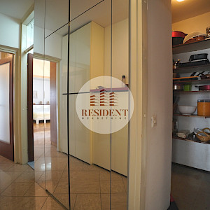 RENT - RAVNICE Spacious 4-room apartment 88 m2, 5th floor, TOP location, garage, elevator, 2 balconies, NO COMMISSION