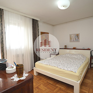 RENT - RAVNICE Spacious 4-room apartment 88 m2, 5th floor, TOP location, garage, elevator, 2 balconies, NO COMMISSION