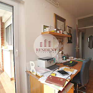 RENT - RAVNICE Spacious 4-room apartment 88 m2, 5th floor, TOP location, garage, elevator, 2 balconies, NO COMMISSION