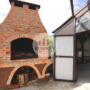 BRDOVEC Family house with 2 apartments + auxiliary building, land 700 m2, quiet environment, 2 garages