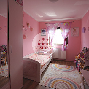 BRDOVEC Family house with 2 apartments + auxiliary building, land 700 m2, quiet environment, 2 garages