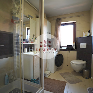 BRDOVEC Family house with 2 apartments + auxiliary building, land 700 m2, quiet environment, 2 garages