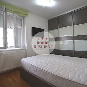 RENT - ZAPREŠIĆ Center, 2 bedroom apartment 44 m2 + parking, 2nd floor, elevator, loggia
