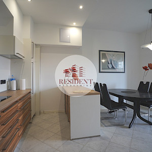 FOR RENT - MAKSIMIR Spacious 3-bedroom apartment 94 m2, 1st floor, top location, terrace, NO COMMISSION