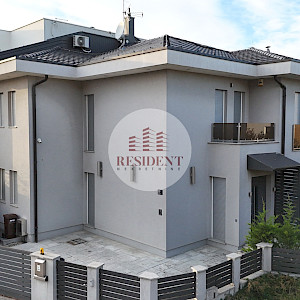 RENT - BLATO Luxury family house, parking, sauna, NO COMMISSION