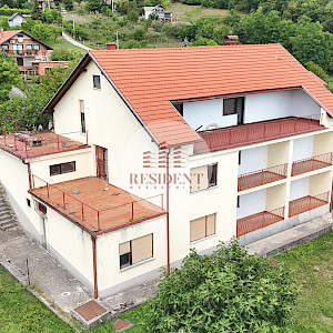 GORNJE VRAPČE Spacious family house 500 m2, land 700 m2, NO COMMISSION