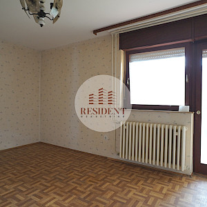 GORNJE VRAPČE Spacious family house 500 m2, land 700 m2, NO COMMISSION