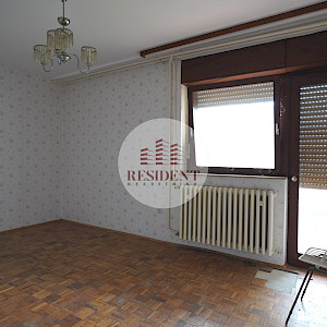 GORNJE VRAPČE Spacious family house 500 m2, land 700 m2, NO COMMISSION