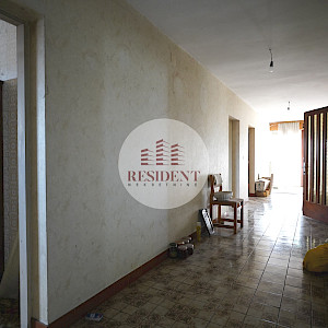 GORNJE VRAPČE Spacious family house 500 m2, land 700 m2, NO COMMISSION