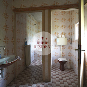 GORNJE VRAPČE Spacious family house 500 m2, land 700 m2, NO COMMISSION