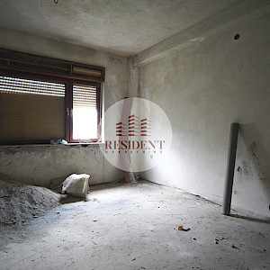 GORNJE VRAPČE Spacious family house 500 m2, land 700 m2, NO COMMISSION