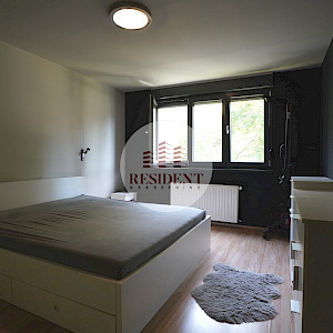 REMETINEČKI GAJ Ugodan 2soban stan 54 m2, 1. kat, spremište, BEZ PROVIZIJE