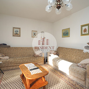 ZADAR Bili Brig, prostran 4soban stan 98 m2, 1. kat, top lokacija, loggia, spremište, BEZ PROVIZIJE