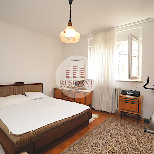 ZADAR Bili Brig, prostran 4soban stan 98 m2, 1. kat, top lokacija, loggia, spremište, BEZ PROVIZIJE