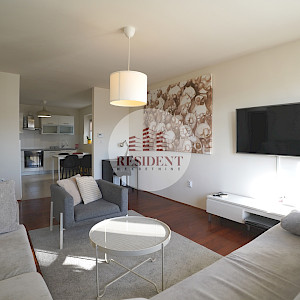 ČRNOMEREC - Vrhovec, Prostran 4soban stan 68 m2, 3.kat, top lokacija, balkon, BEZ PROVIZIJE