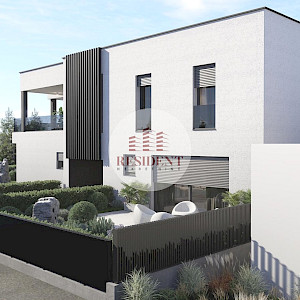 GRAČANI Moderan 3soban stan 102 m2, novogradnja, balkon, vrt, 2xGPM, spremište, BEZ PROVIZIJE