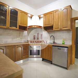 NAJAM - VRAPČE Prostran 4soban stan 135 m2, 1. kat, balkon, parking