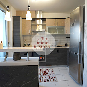 NAJAM - ŠPANSKO Ugodan 2soban stan 46 m2 + GPM, 3. kat, top lokacija, loggia