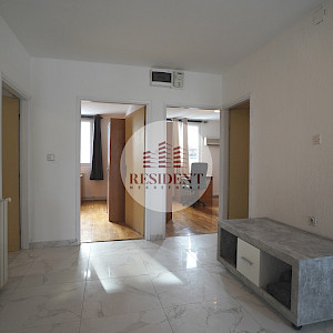 TRNAVA Ugodan 4soban stan 72 m2 + terasa + tavan, 1. kat, parking, BEZ PROVIZIJE