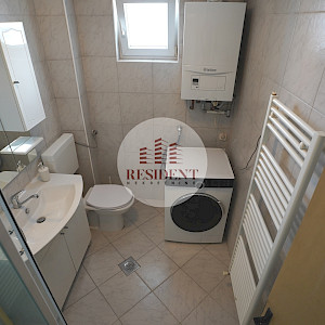 TRNAVA Ugodan 4soban stan 72 m2 + terasa + tavan, 1. kat, parking, BEZ PROVIZIJE