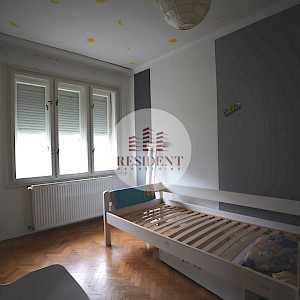 VRAPČE Obiteljska kuća 310 m2 sa 3 stana, zemljište 690 m2, BEZ PROVIZIJE