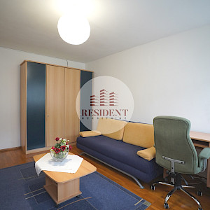 NAJAM - SREDNJACI Prostran 2soban stan 67 m2, 3. kat, odlična lokacija, 2x loggie