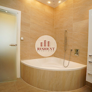 BLATO Luksuzna obiteljska kuća 323 m2, mirno okruženje, BEZ PROVIZIJE