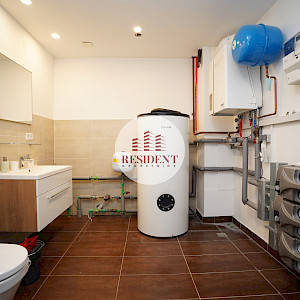 BLATO Luksuzna obiteljska kuća 323 m2, mirno okruženje, BEZ PROVIZIJE