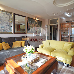 ŠPANSKO Komforan 4soban stan 80 m2, 3. kat, top lokacija, loggia, garaža, spremište