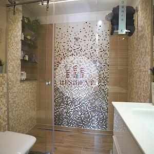 ŠPANSKO Komforan 4soban stan 80 m2, 3. kat, top lokacija, loggia, garaža, spremište