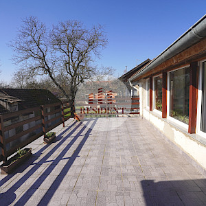 SELNICA ŠĆITARJEVSKA dvije kuće + pomoćni objekti, zemljište 4850 m2, blizu Zračne luke Zagreb